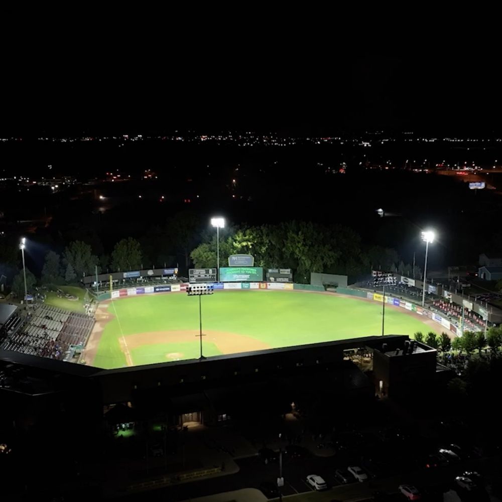 SLG Lighting LED Sports Light 1