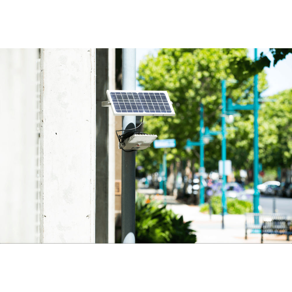 Soltech Lighting Solar LED Flood Light FLUX Additional Image 3